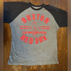 MLB Boston Red Sox women’s shirt size Large